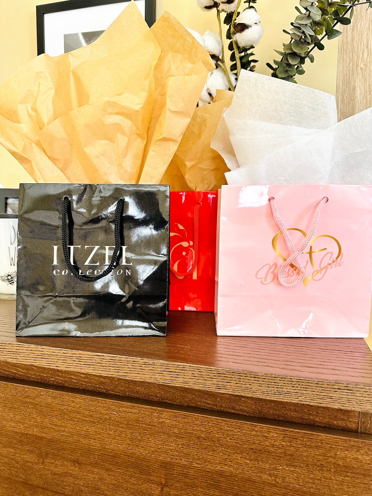 colored paper bags, paper bags, shopping bags, boutique bags