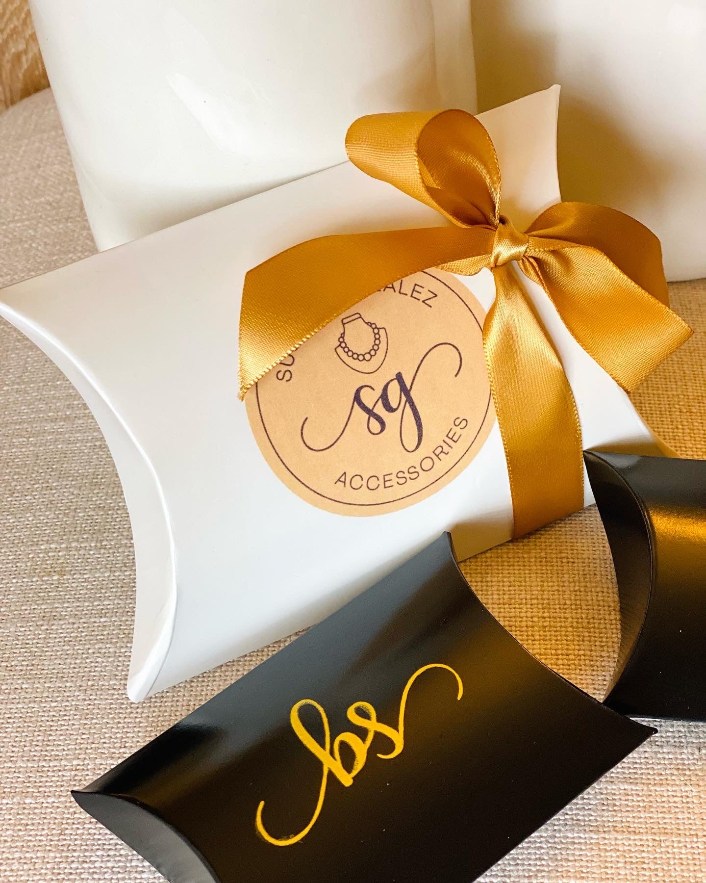 Custom Pillow Boxes - 40 Units