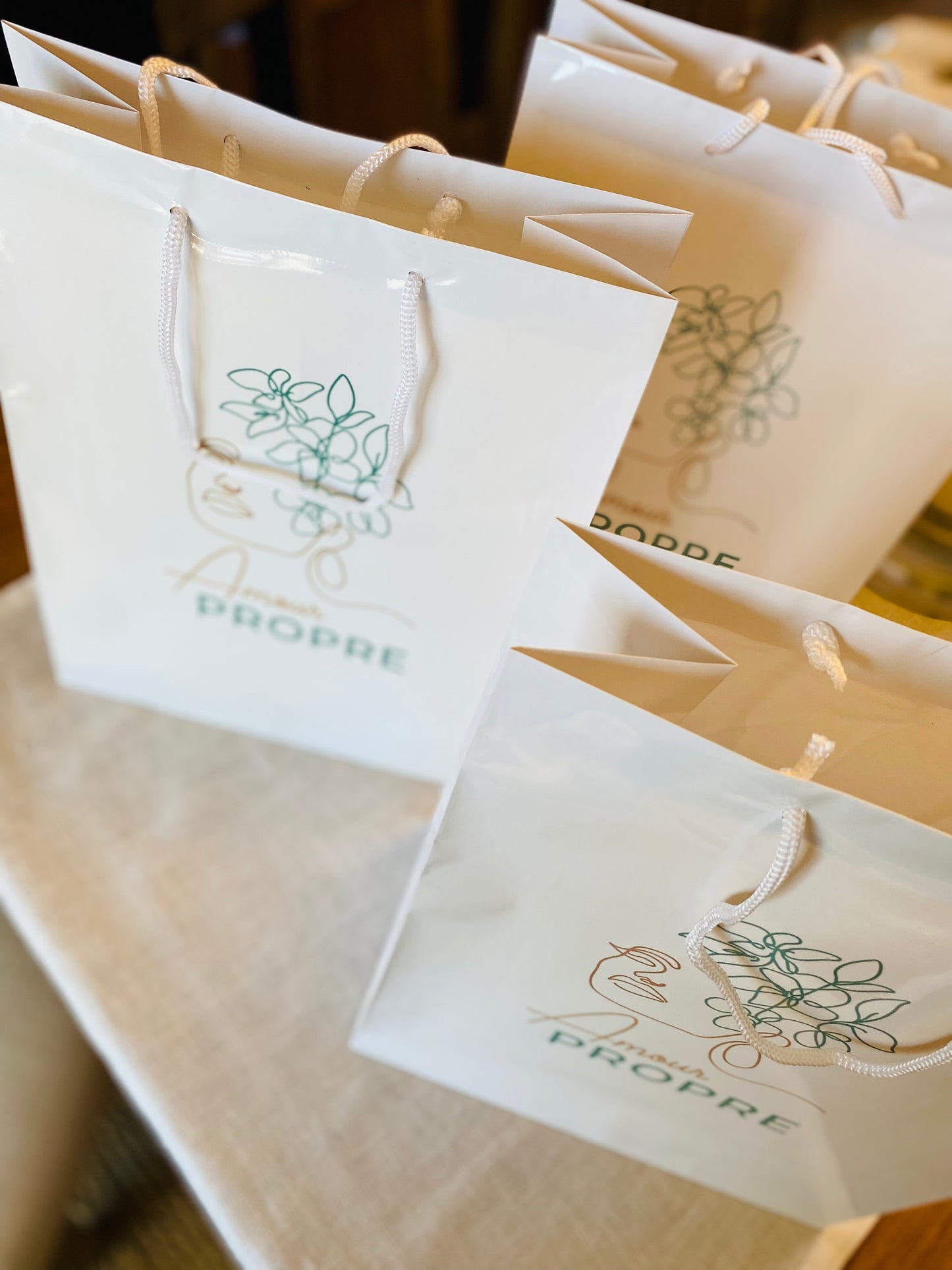 Custom White Glossy Shopping bags - Pack of 25
