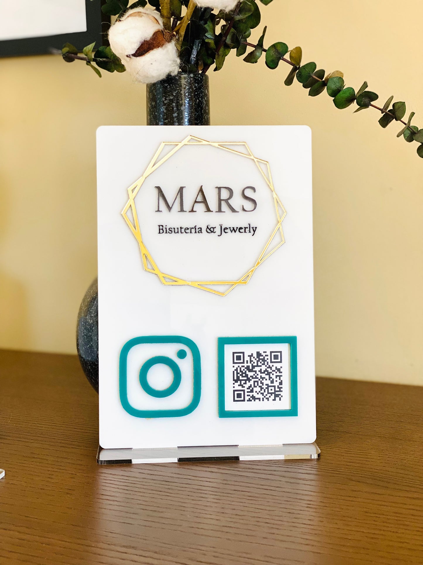 QR 3 Social Media Sign